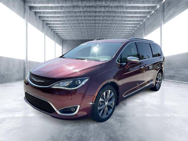 2017 Chrysler Pacifica Minivan Limited FWD photo