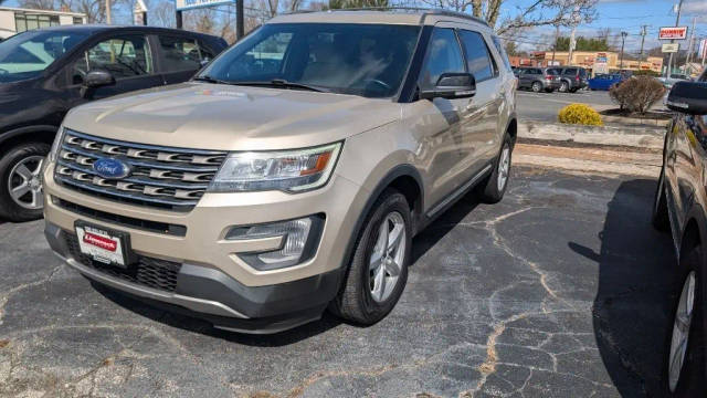 2017 Ford Explorer XLT 4WD photo