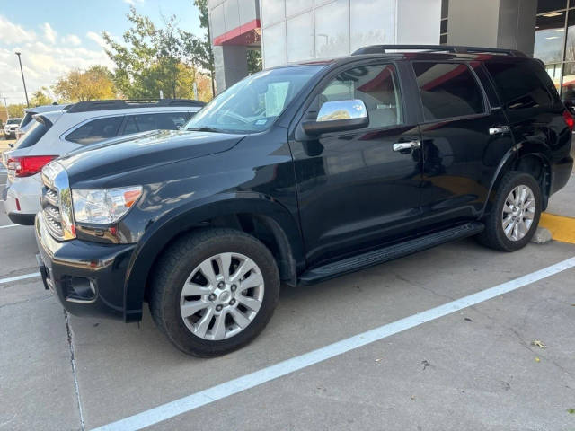 2017 Toyota Sequoia Platinum 4WD photo