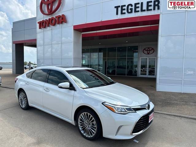 2017 Toyota Avalon Touring FWD photo