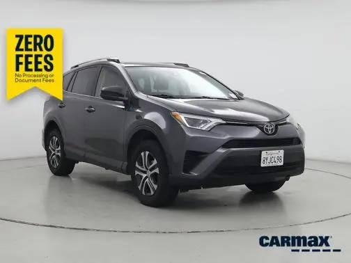 2017 Toyota RAV4 LE FWD photo
