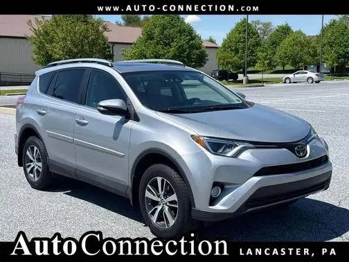 2017 Toyota RAV4 XLE AWD photo