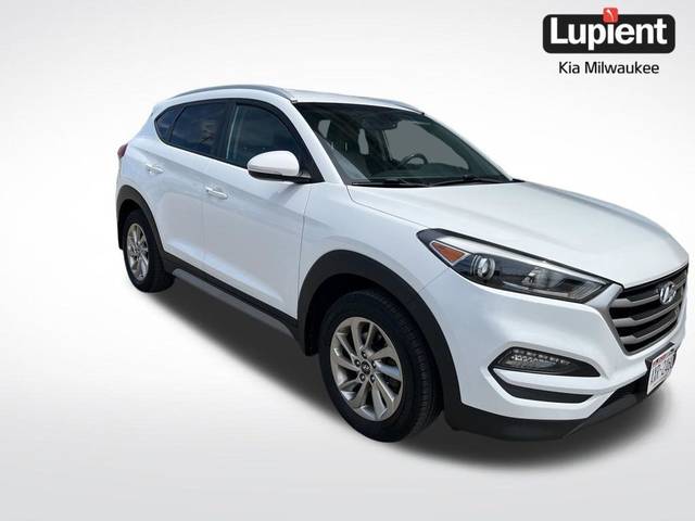 2017 Hyundai Tucson SE Plus AWD photo