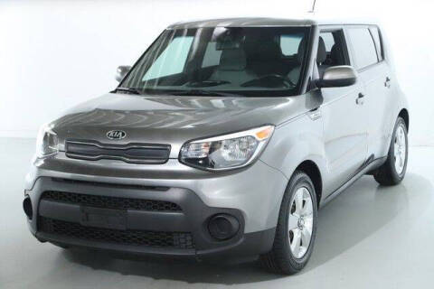 2017 Kia Soul Base FWD photo