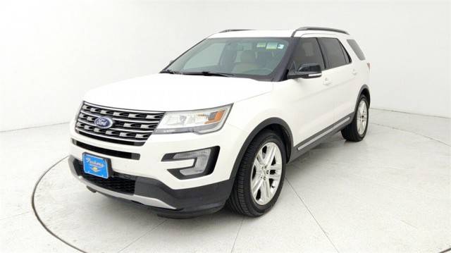 2017 Ford Explorer XLT FWD photo