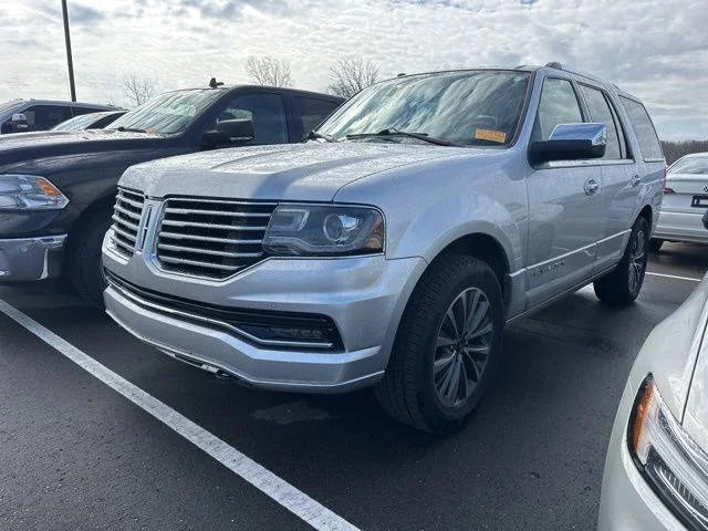 2017 Lincoln Navigator Select 4WD photo