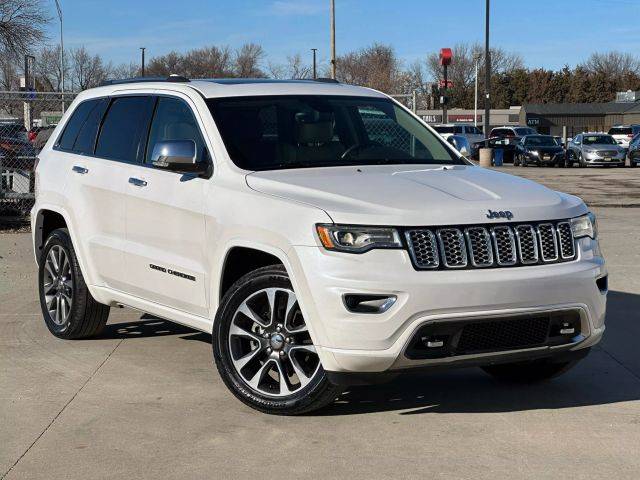 2017 Jeep Grand Cherokee Overland RWD photo