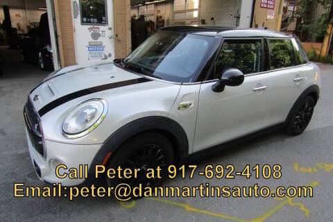 2017 MINI Hardtop 4 Door Cooper S FWD photo