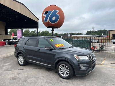 2017 Ford Explorer XLT FWD photo