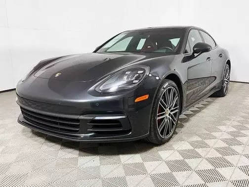 2017 Porsche Panamera 4 AWD photo