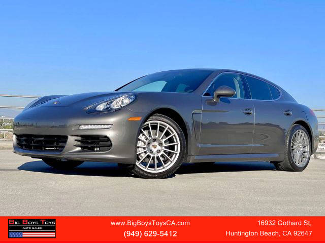 2016 Porsche Panamera S RWD photo