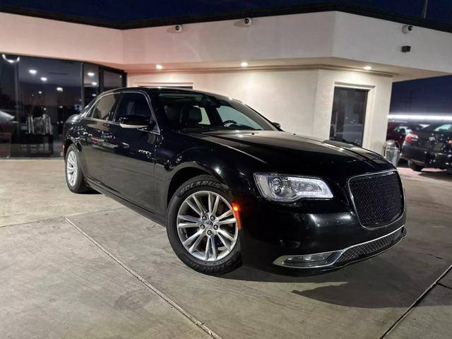 2016 Chrysler 300 300C RWD photo