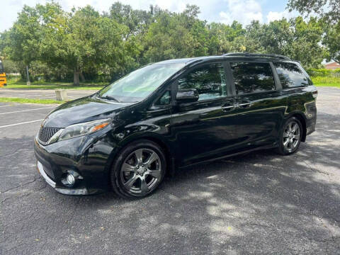 2017 Toyota Sienna SE Premium FWD photo