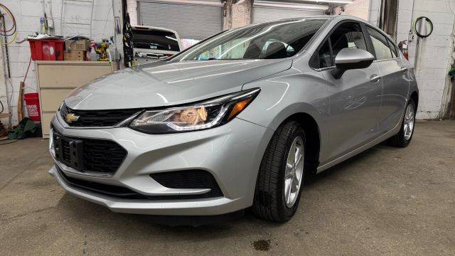 2017 Chevrolet Cruze LT FWD photo