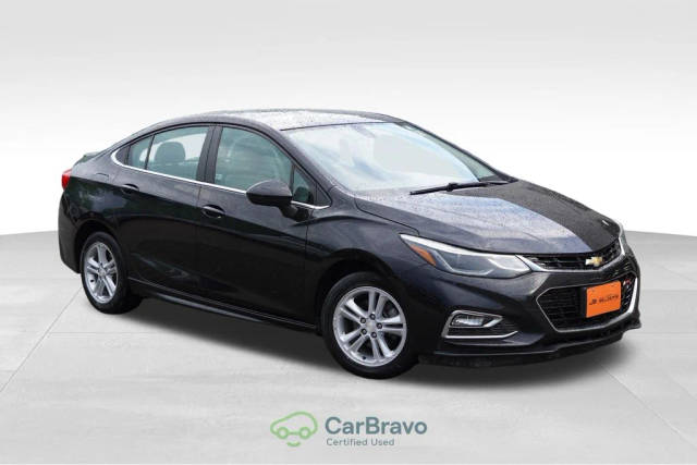 2017 Chevrolet Cruze LT FWD photo