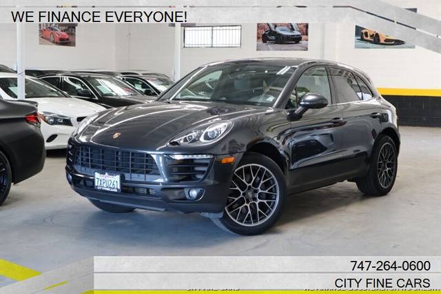 2017 Porsche Macan AWD photo