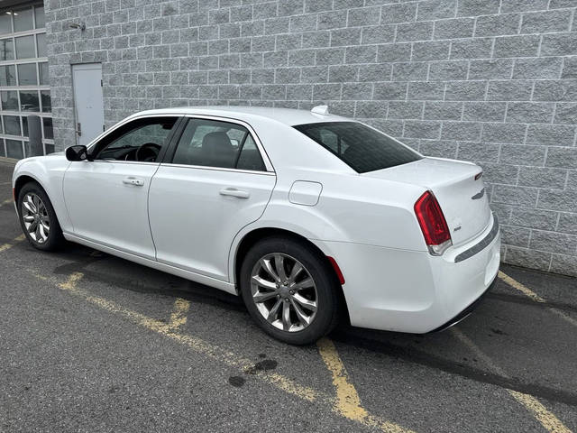 2017 Chrysler 300 Limited AWD photo