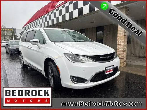 2017 Chrysler Pacifica Minivan Limited FWD photo
