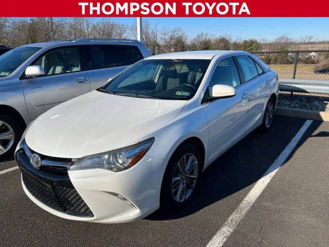 2017 Toyota Camry SE FWD photo