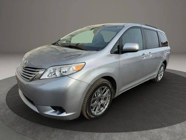 2017 Toyota Sienna LE AWD photo