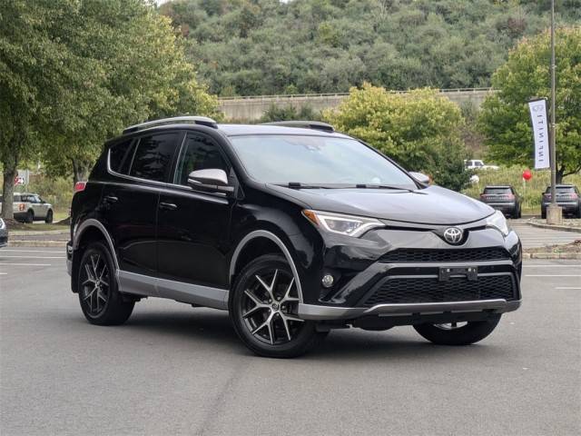 2017 Toyota RAV4 SE AWD photo