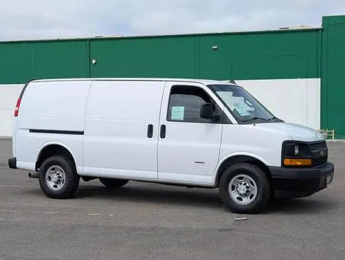2017 Chevrolet Express Cargo  RWD photo