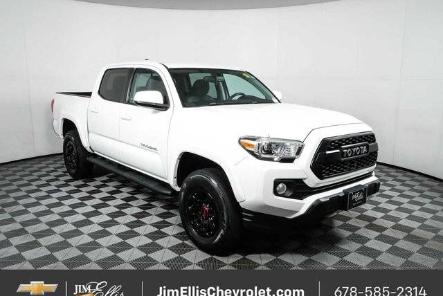 2017 Toyota Tacoma SR5 4WD photo