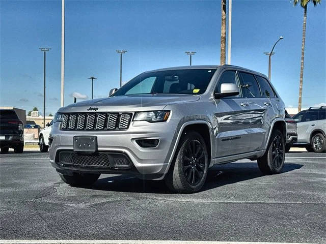 2017 Jeep Grand Cherokee Altitude 4WD photo