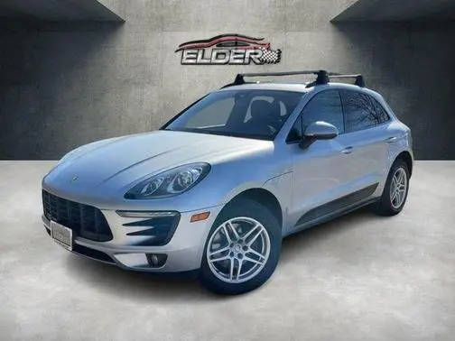 2017 Porsche Macan AWD photo
