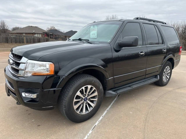 2017 Ford Expedition XLT 4WD photo