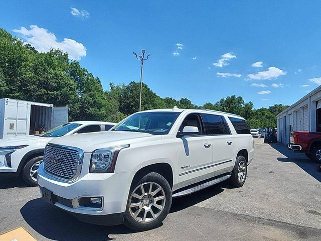 2017 GMC Yukon XL Denali RWD photo
