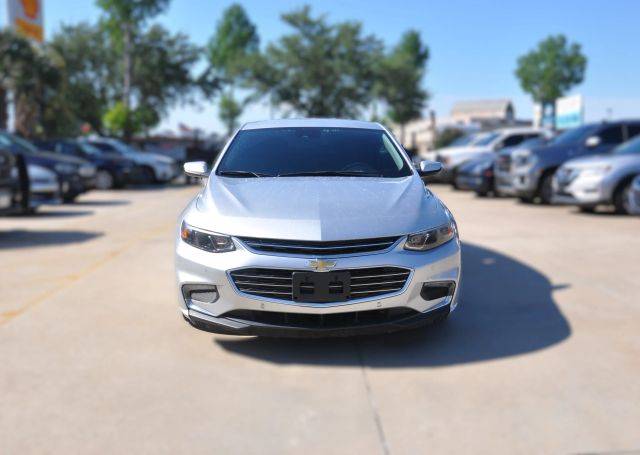 2017 Chevrolet Malibu LT FWD photo