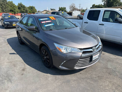 2017 Toyota Camry LE FWD photo