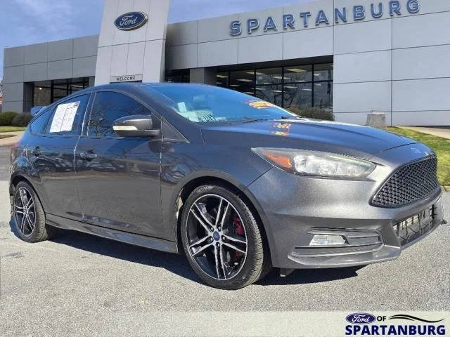 2017 Ford Focus ST FWD photo