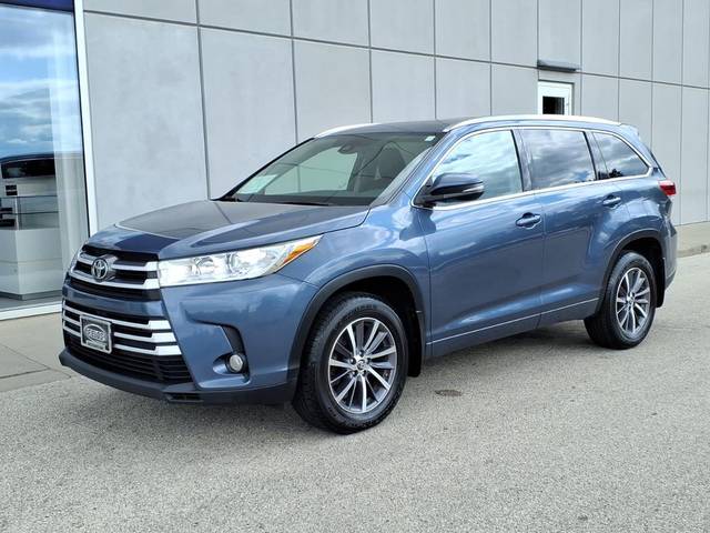 2017 Toyota Highlander XLE AWD photo