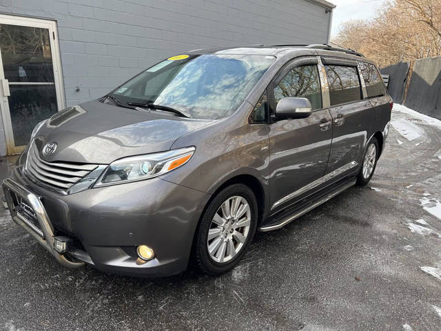 2017 Toyota Sienna Limited Premium AWD photo