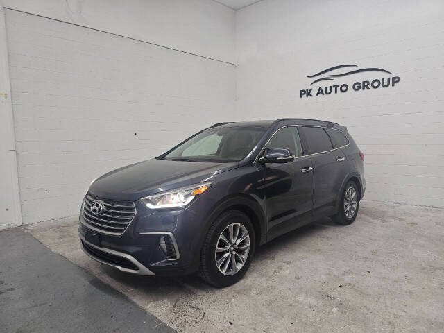 2017 Hyundai Santa Fe SE FWD photo