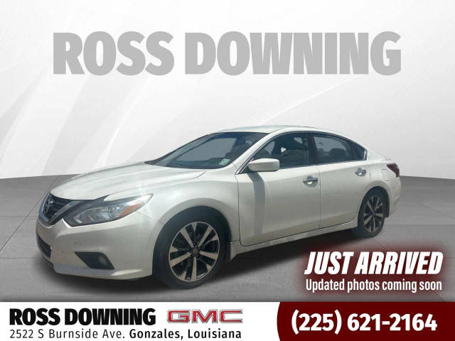 2017 Nissan Altima 2.5 SR FWD photo