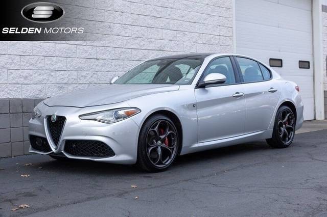 2017 Alfa Romeo Giulia Ti AWD photo