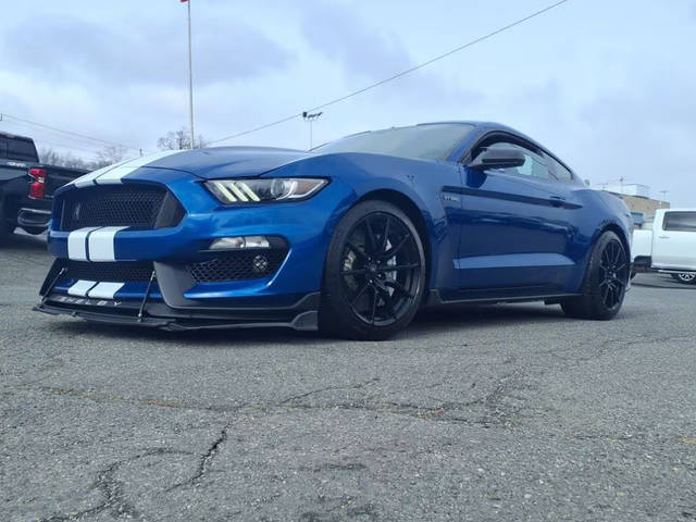 2017 Ford Mustang Shelby GT350 RWD photo