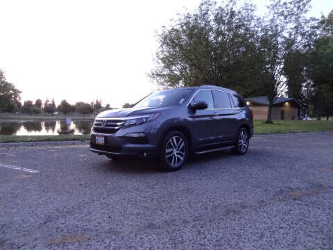 2017 Honda Pilot Touring AWD photo