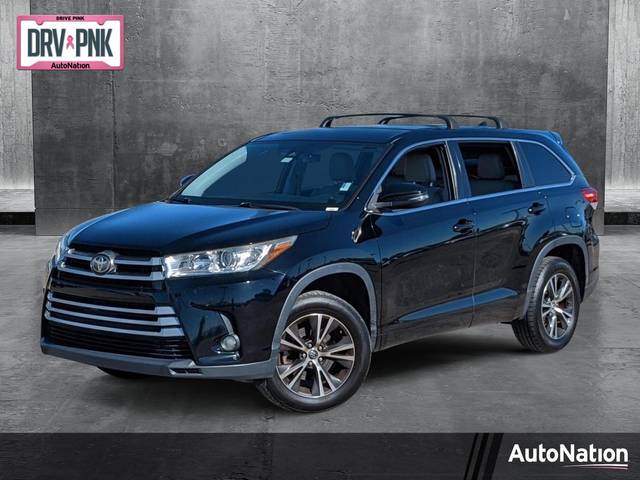 2017 Toyota Highlander LE Plus FWD photo