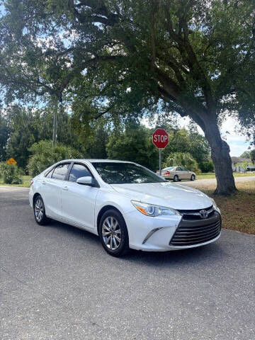 2017 Toyota Camry XLE FWD photo