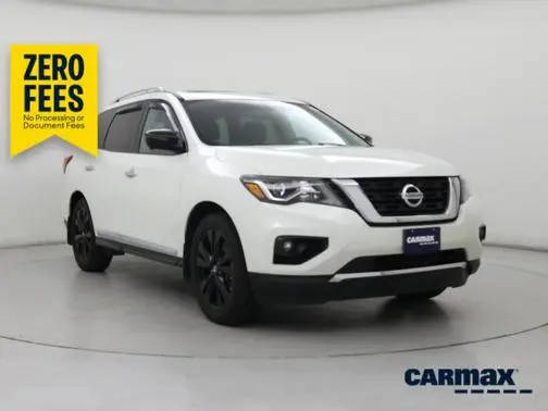 2017 Nissan Pathfinder Platinum FWD photo
