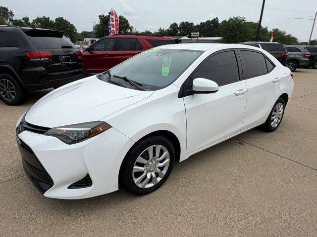 2017 Toyota Corolla LE FWD photo