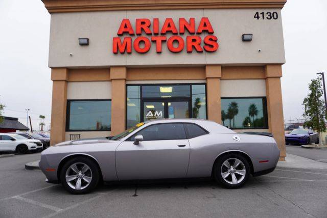 2016 Dodge Challenger SXT RWD photo