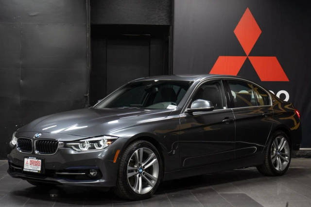 2017 BMW 3 Series 330e iPerformance RWD photo