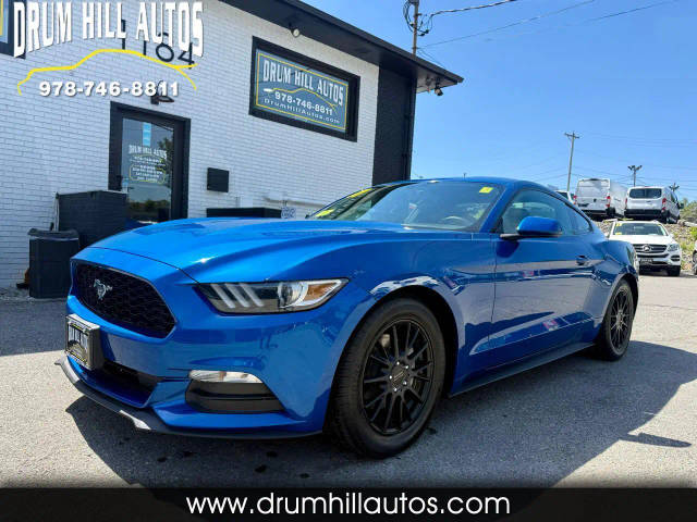 2017 Ford Mustang V6 RWD photo