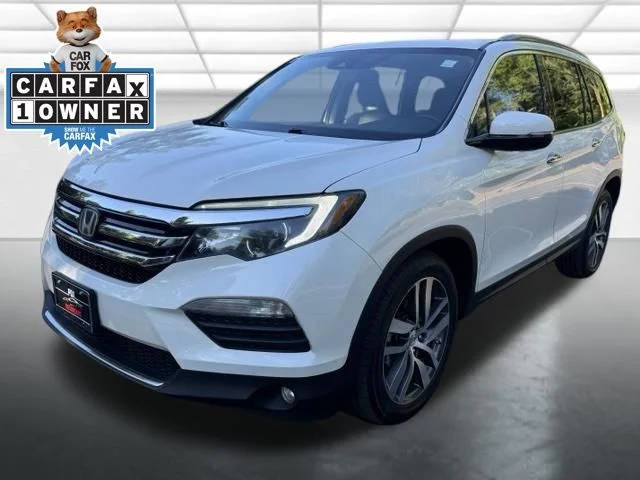 2017 Honda Pilot Touring AWD photo