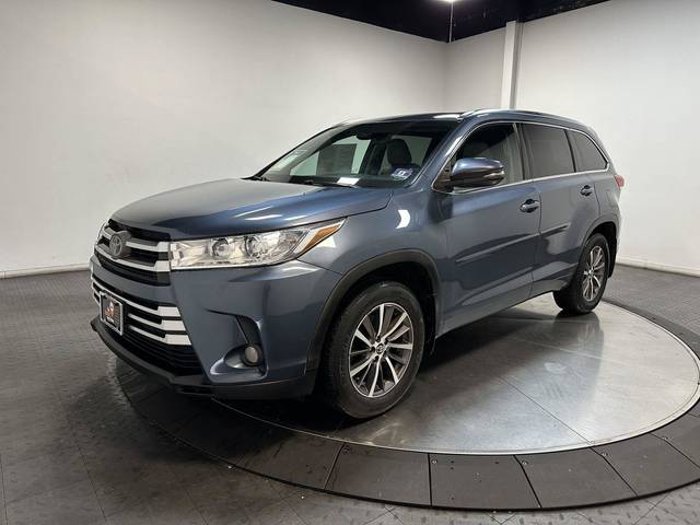 2017 Toyota Highlander XLE AWD photo